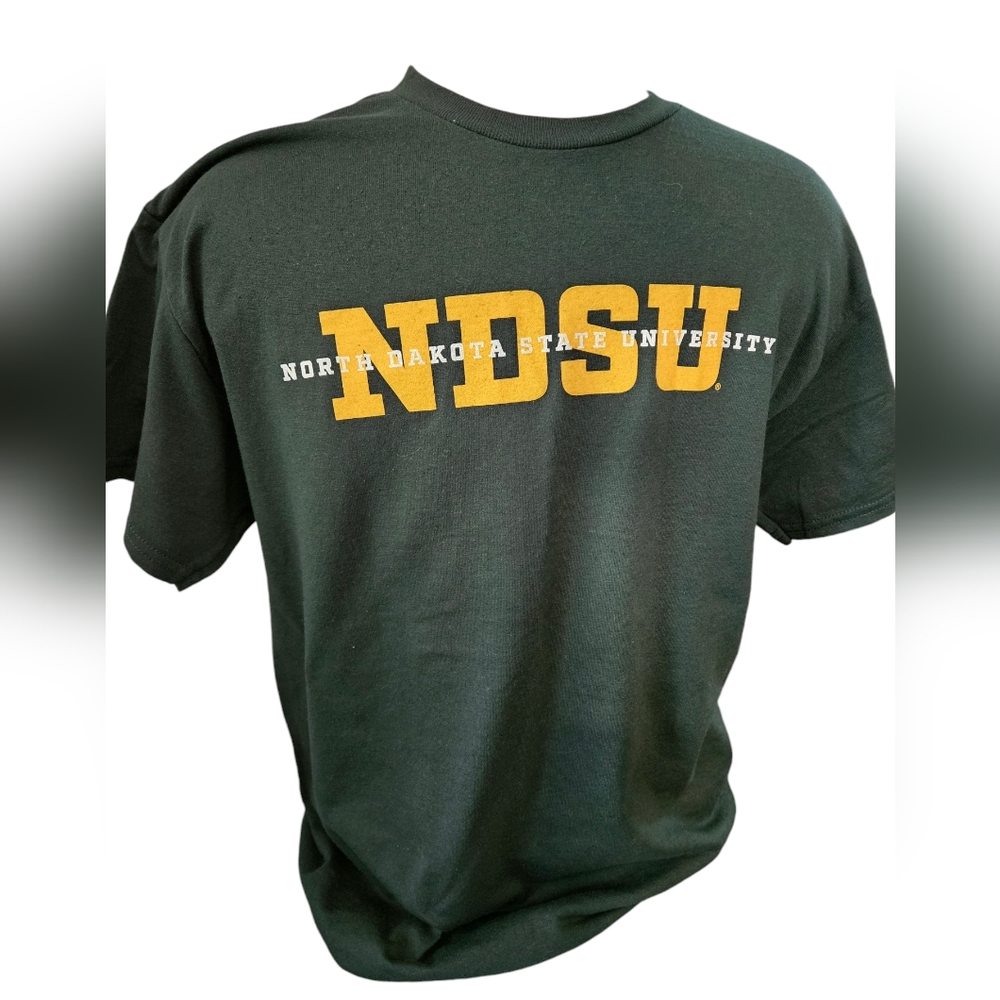 North Dakota State University, NDSU,  tee, Gildan,  medium, never worn.